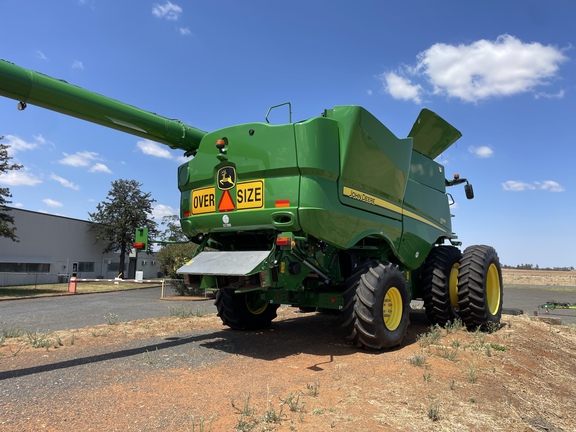 John Deere S680 image 7