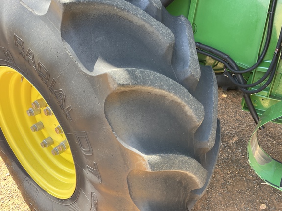 John Deere S680 image 14