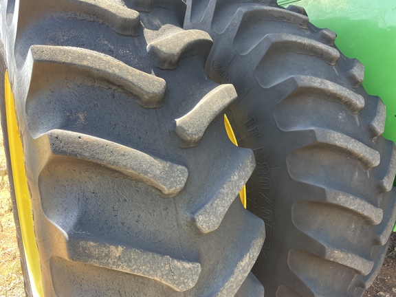 John Deere S680 image 12