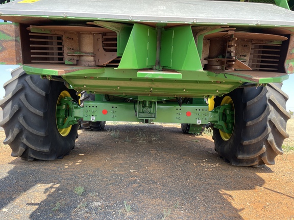 John Deere S680 image 29