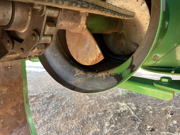 John Deere S680 image 30