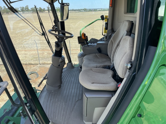 John Deere S680 image 17