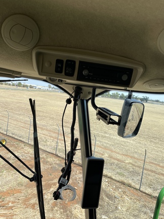 John Deere S680 image 21