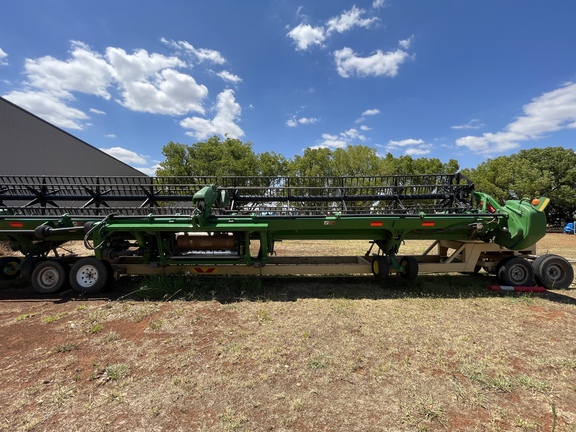 John Deere S680 image 35