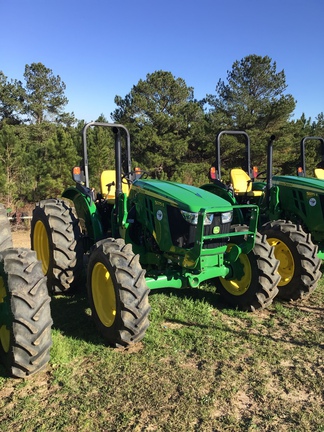2023 John Deere 5075E Photo 4