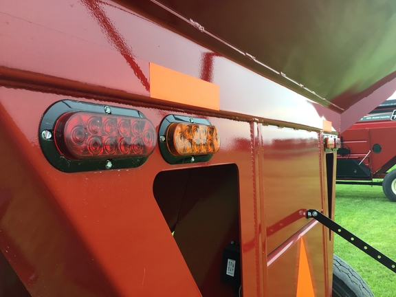 Used 2017 J&M 555 Gravity Wagons and Boxes at Koenig Equipment in Anna, OH - Photo22