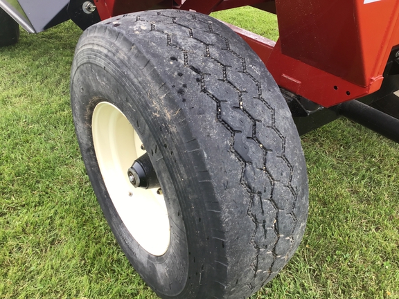 Used 2017 J&M 555 Gravity Wagons and Boxes at Koenig Equipment in Anna, OH - Photo17