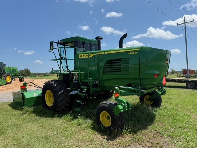 2022 John Deere W235R Image 3