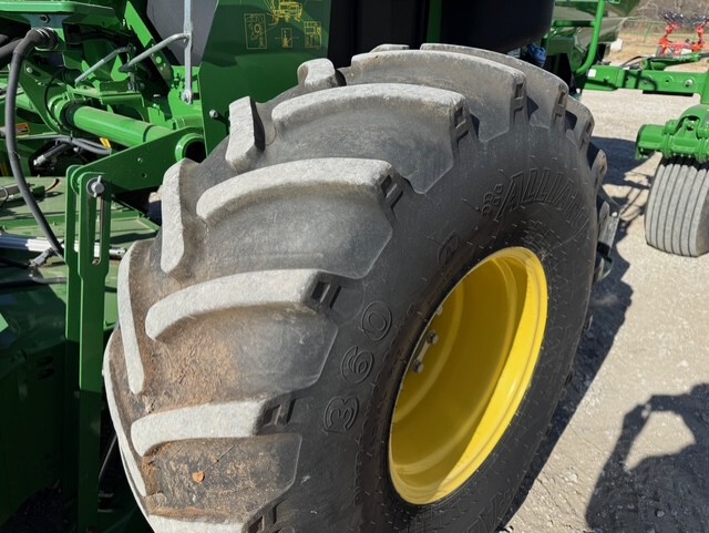 2022 John Deere W235M Image 15