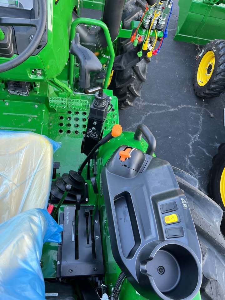 2025 John Deere 5050E Image 5
