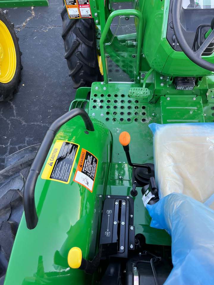 2025 John Deere 5050E Image 7