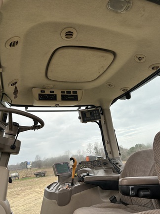 2011 John Deere 7215R-6