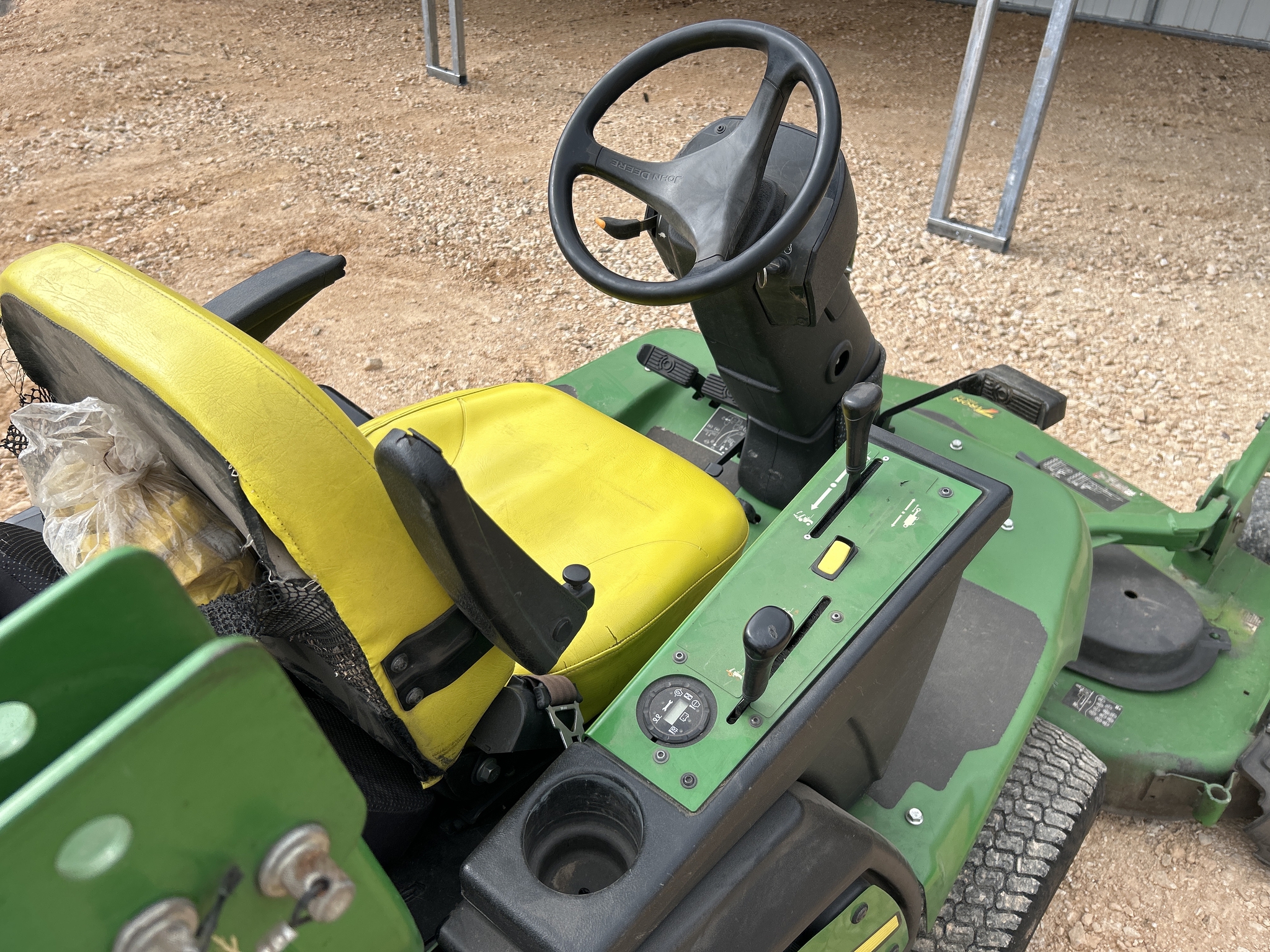 2016 John Deere 1550 Image 13