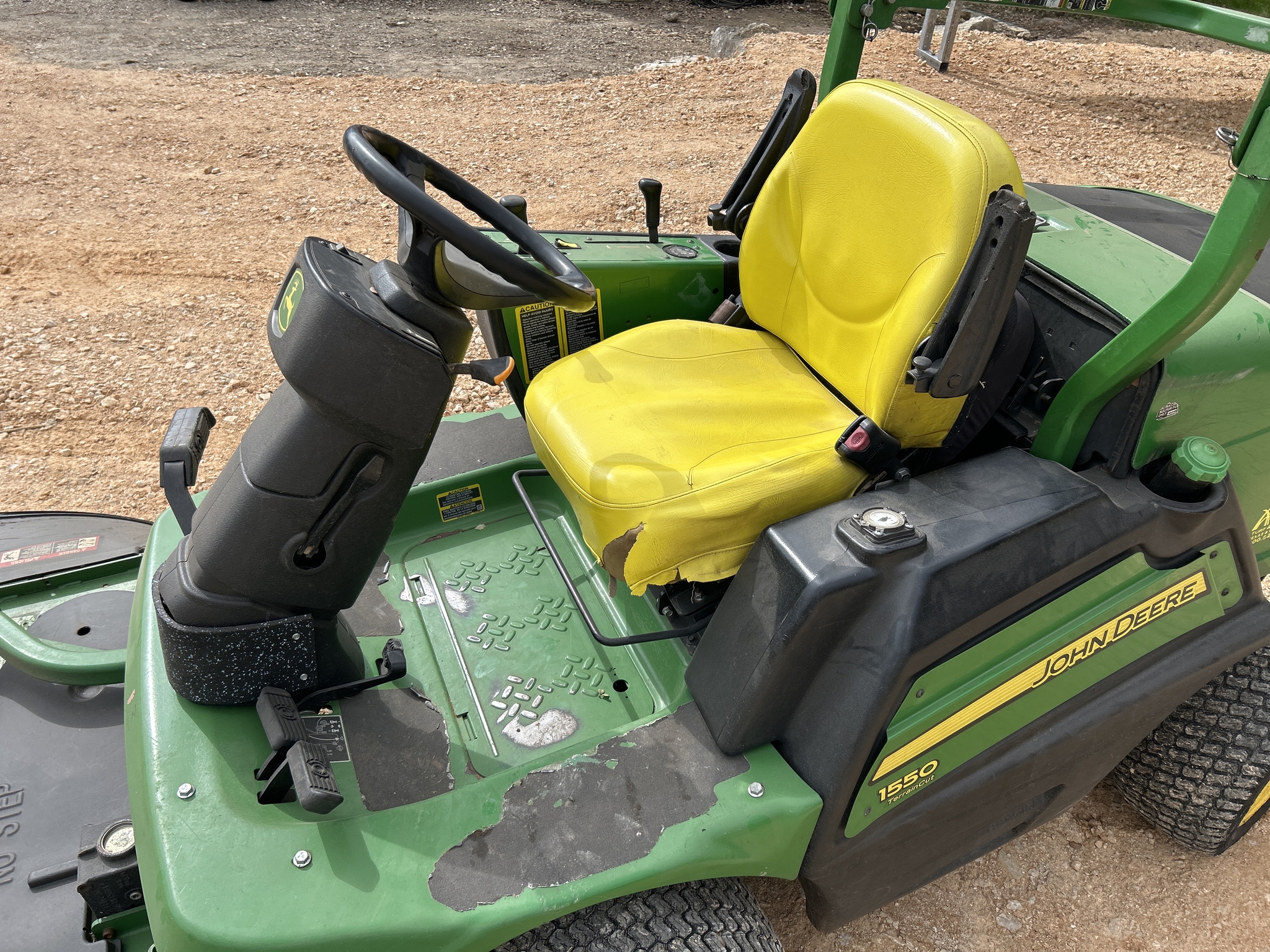 2016 John Deere 1550 Image 12