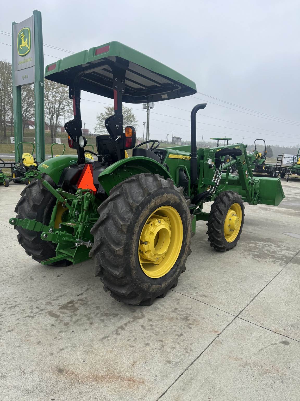2022 John Deere 5055E Image 5