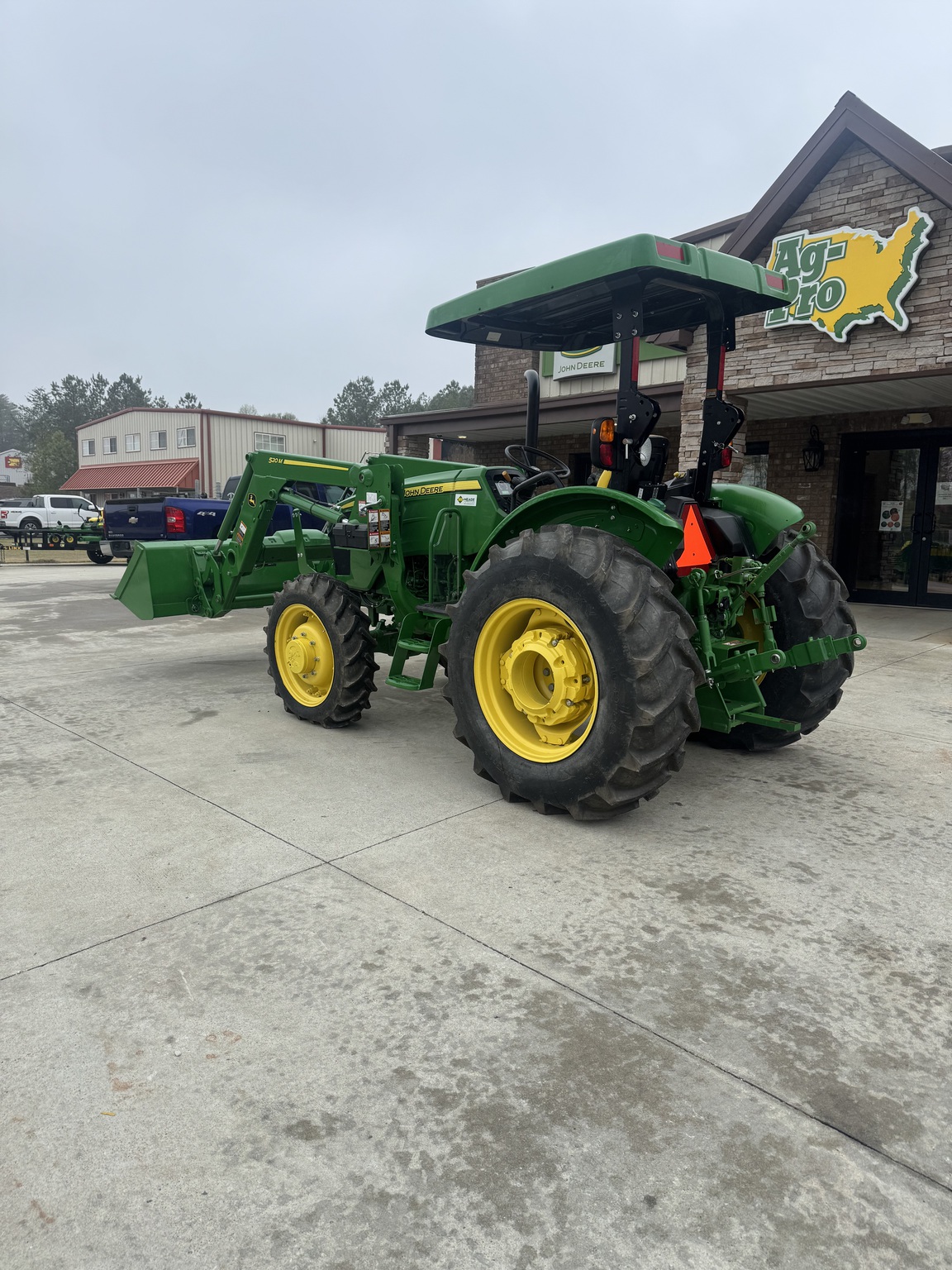 2022 John Deere 5055E Image 1