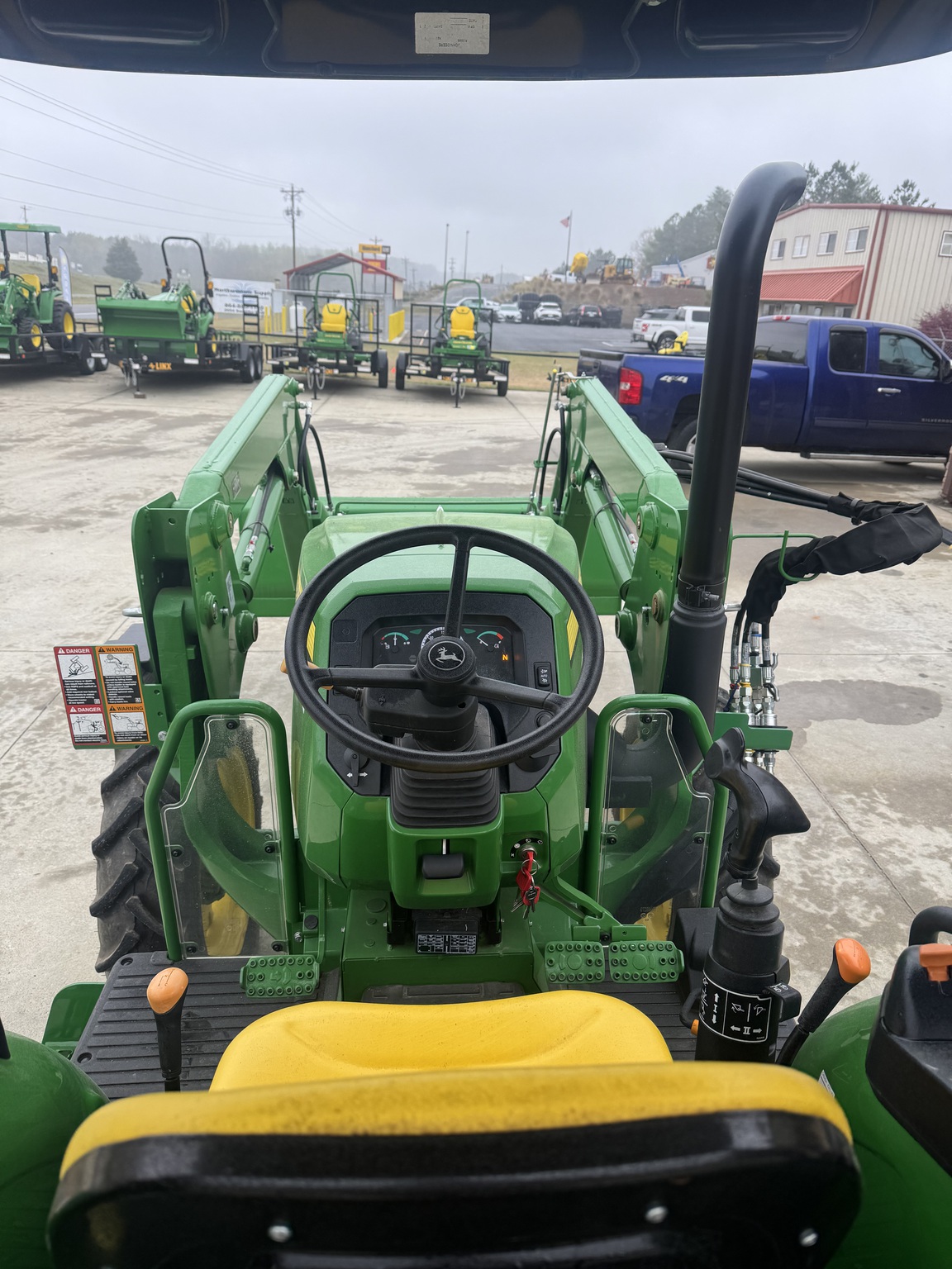2022 John Deere 5055E Image 4