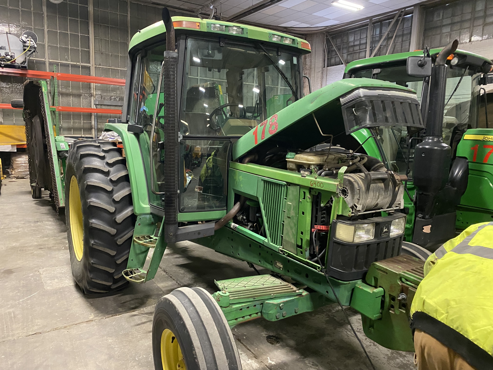 1997 John Deere 6400 Image 1