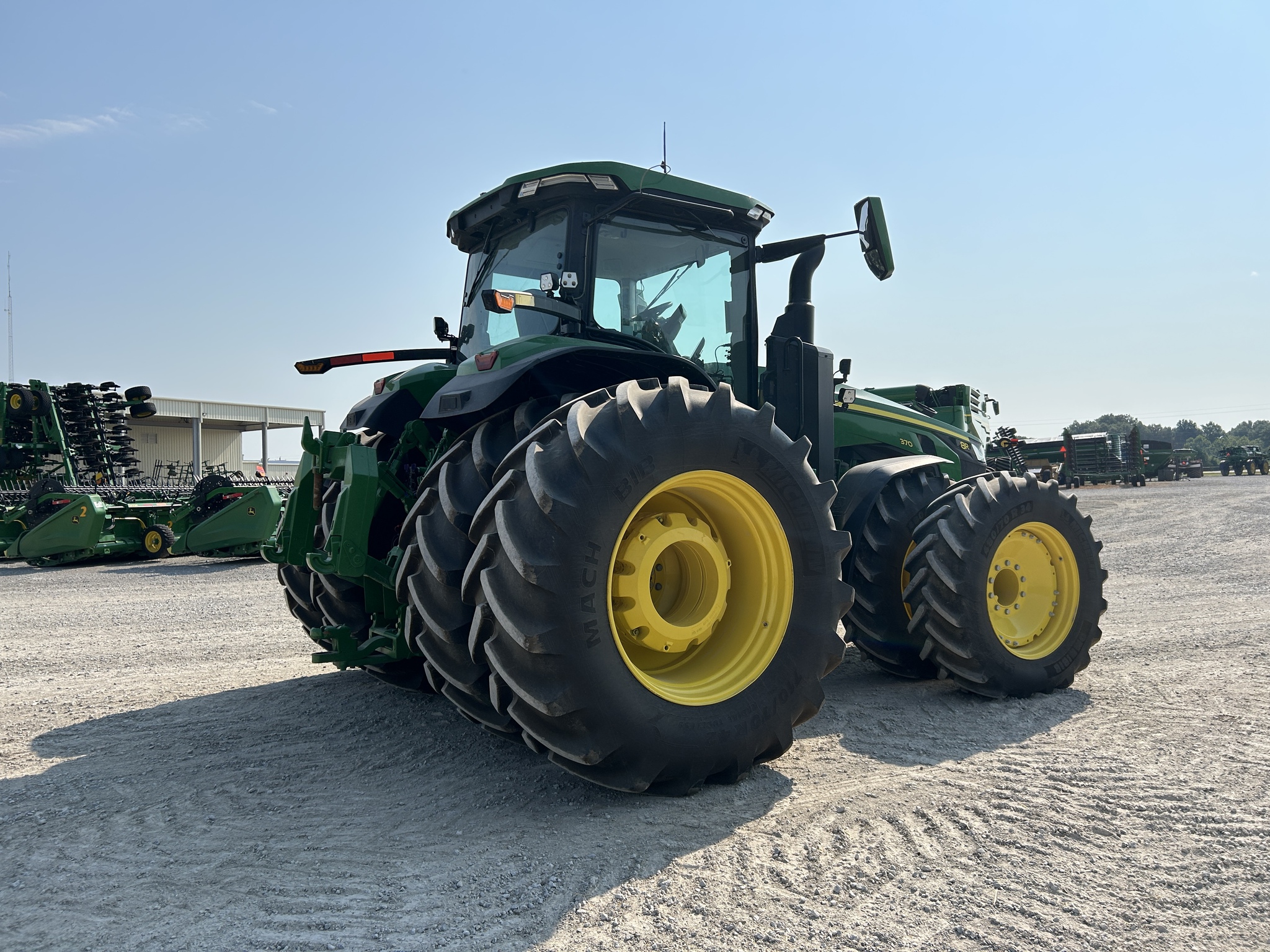  2024 John Deere 8R 370 at Heritage Tractor in Pittsburg, KS