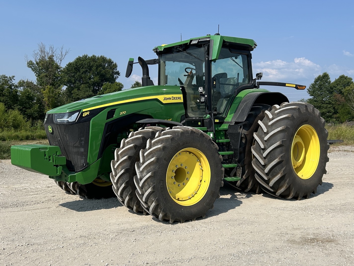  2024 John Deere 8R 370 at Heritage Tractor in Pittsburg, KS
