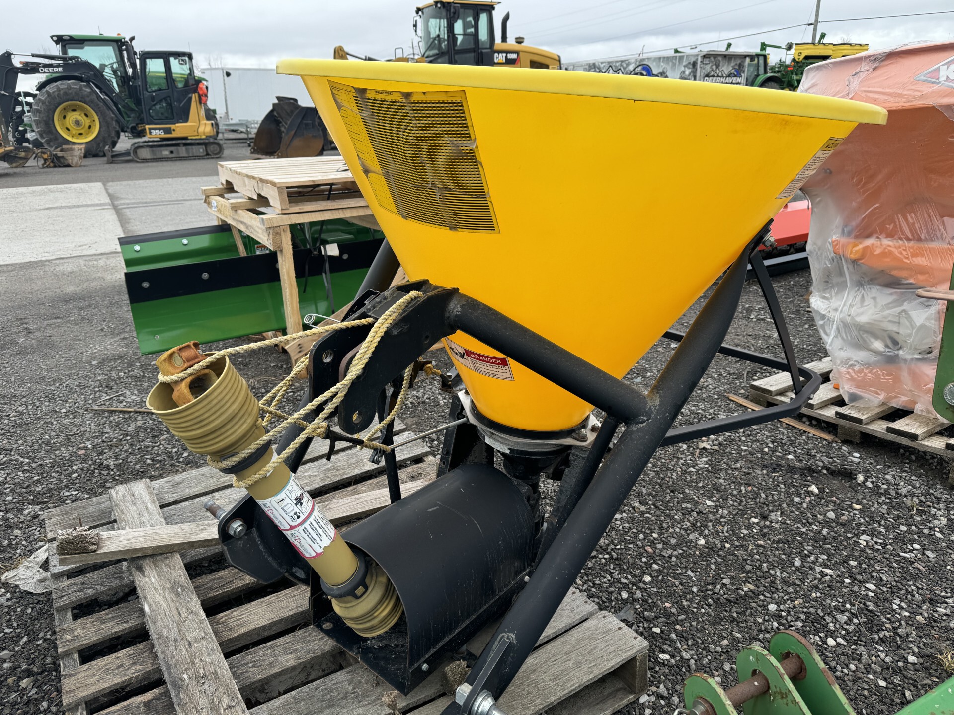 2015 John Deere SS1079P 3-PT SPREADER Image 2