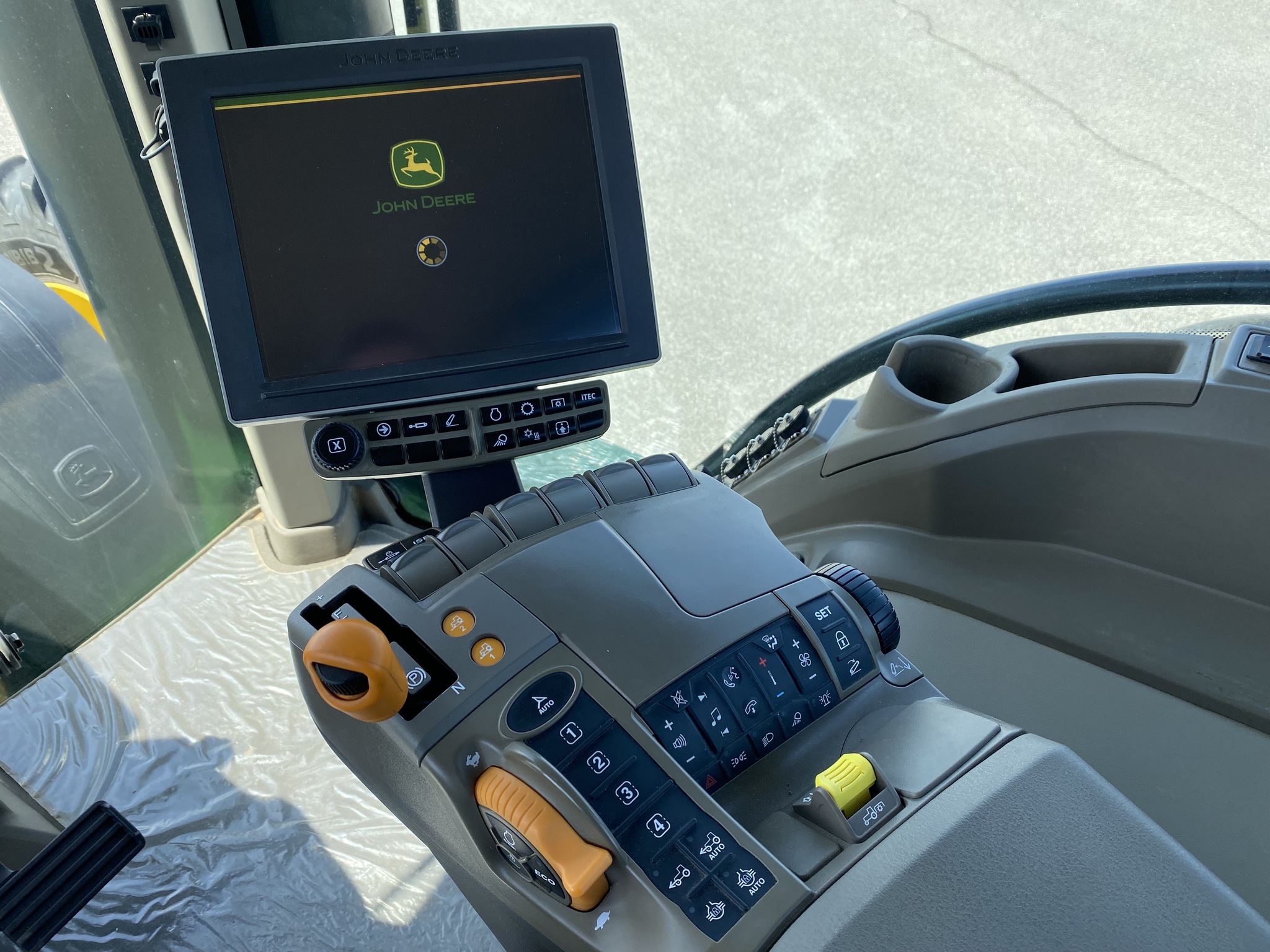2023 John Deere 8R 370 Image 3