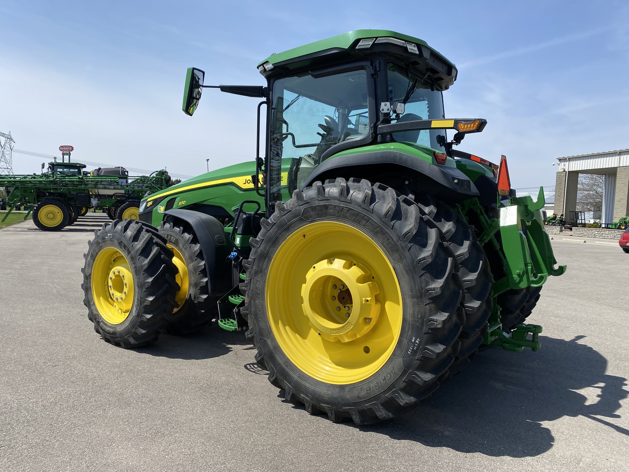 2023 John Deere 8R 370 Image 13