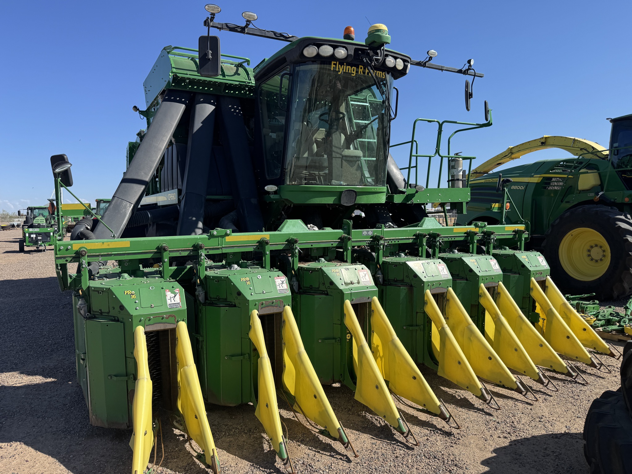 2018 John Deere CP690 Image 2