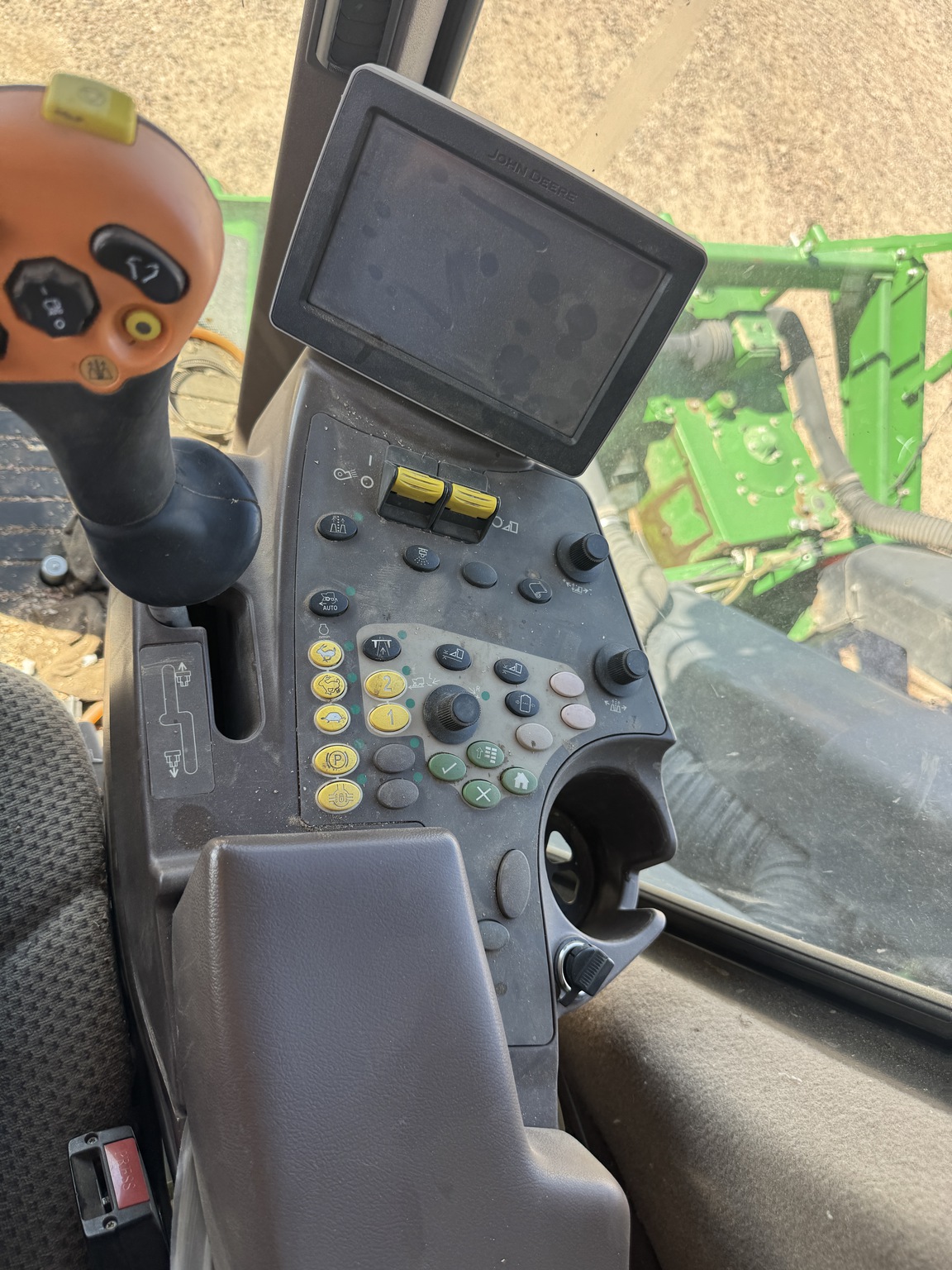 2018 John Deere CP690 Image 10