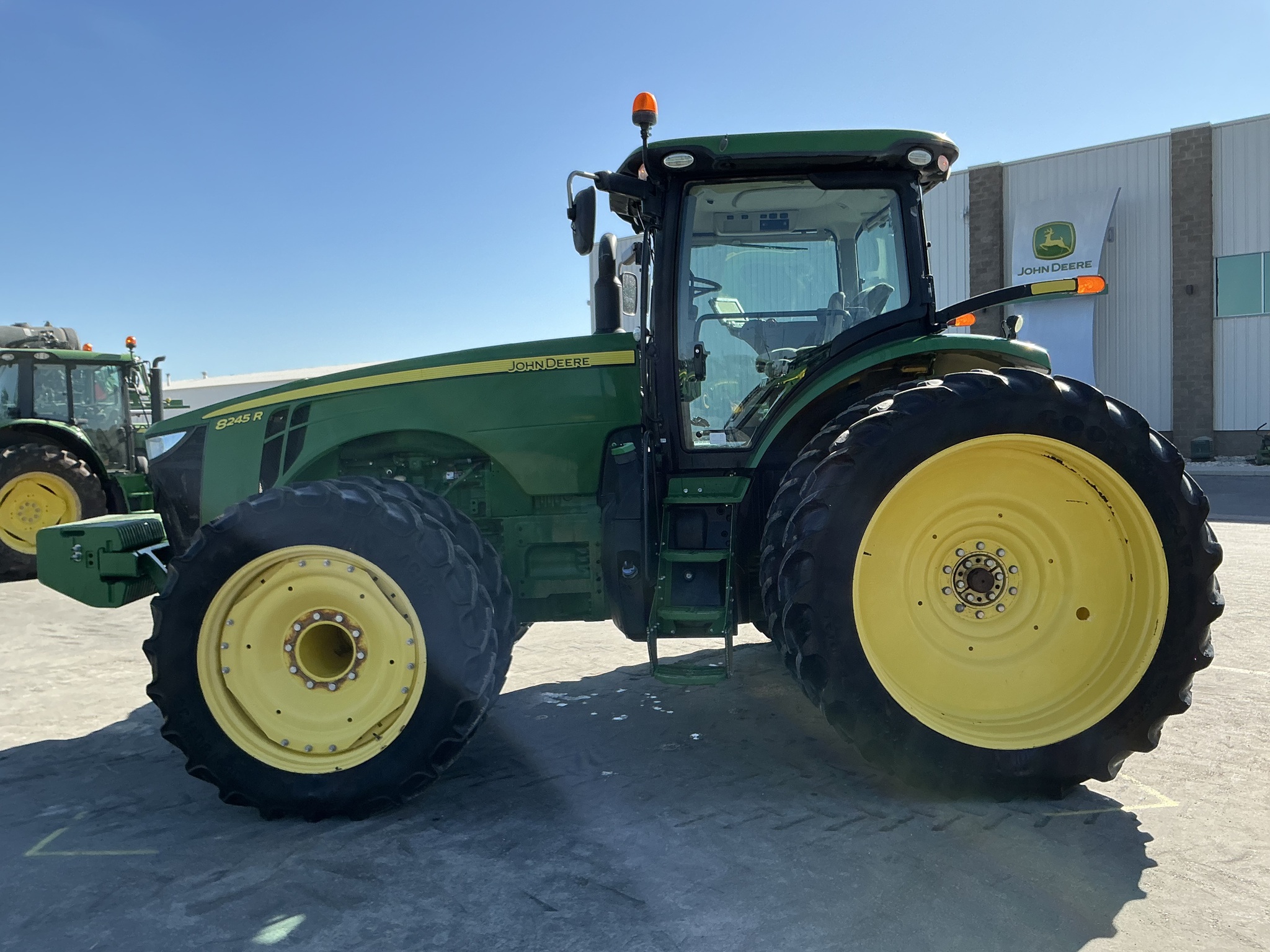 2017 John Deere 8245R Image 2