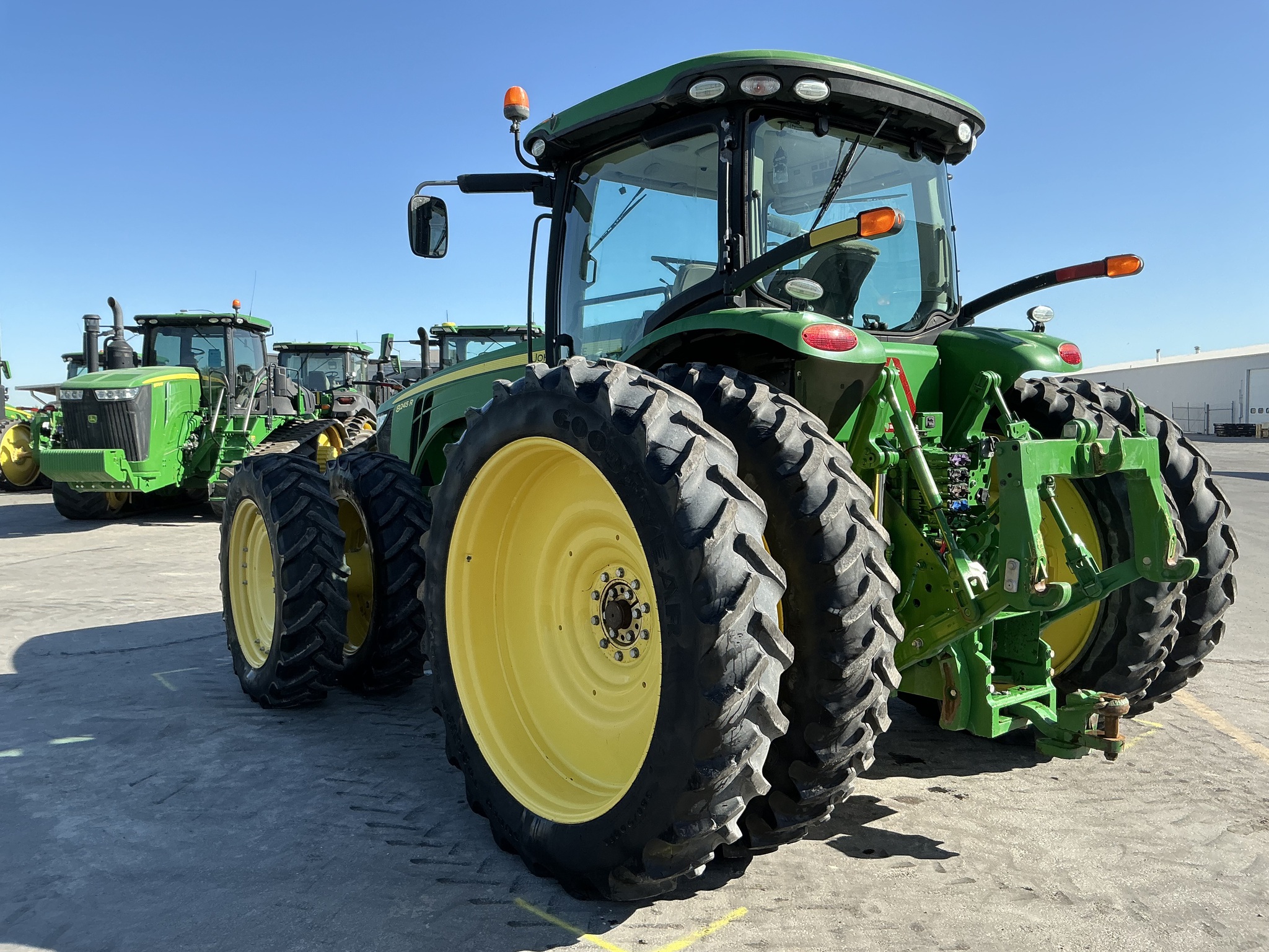 2017 John Deere 8245R Image 3
