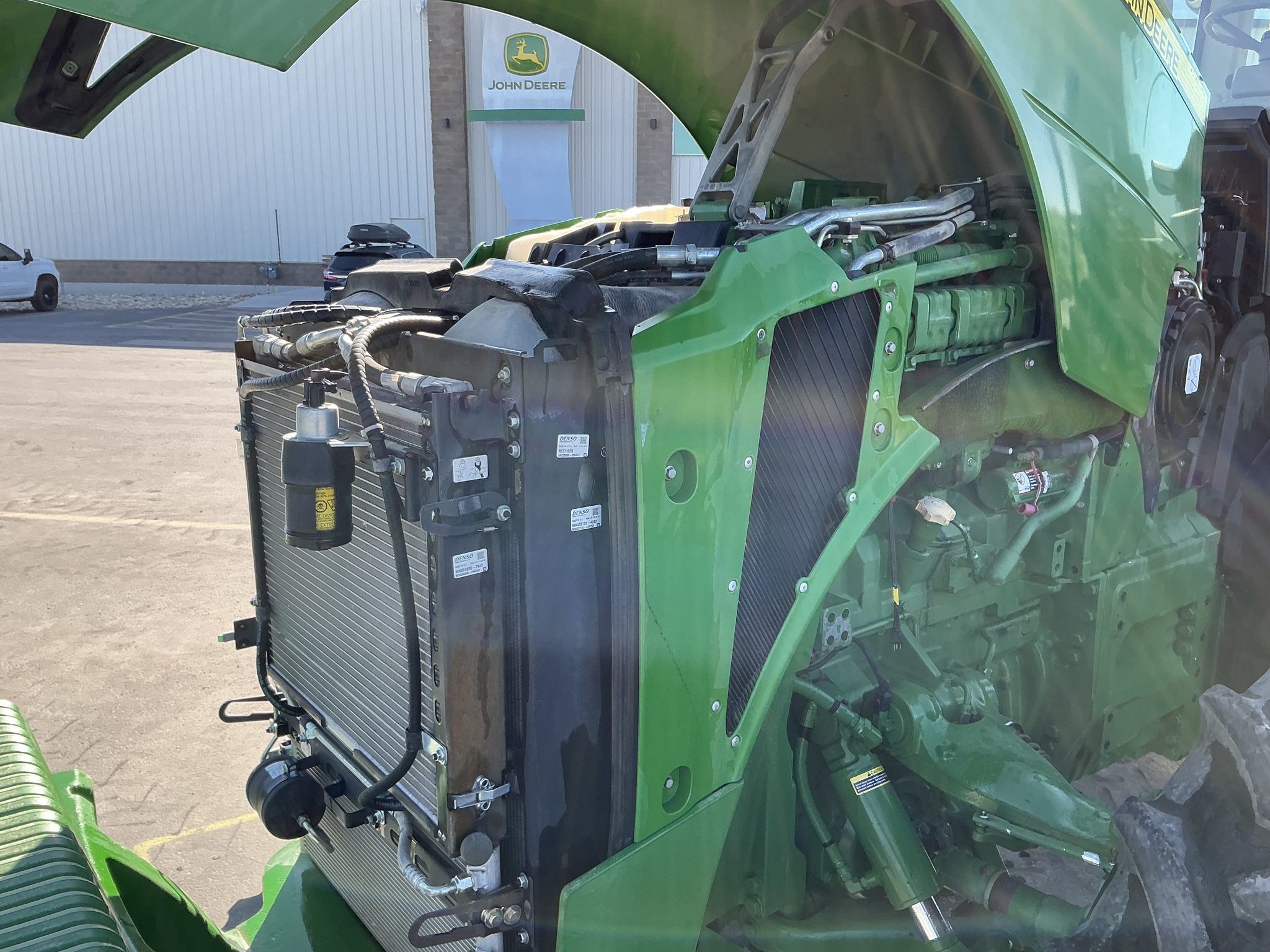 2017 John Deere 8245R Image 11