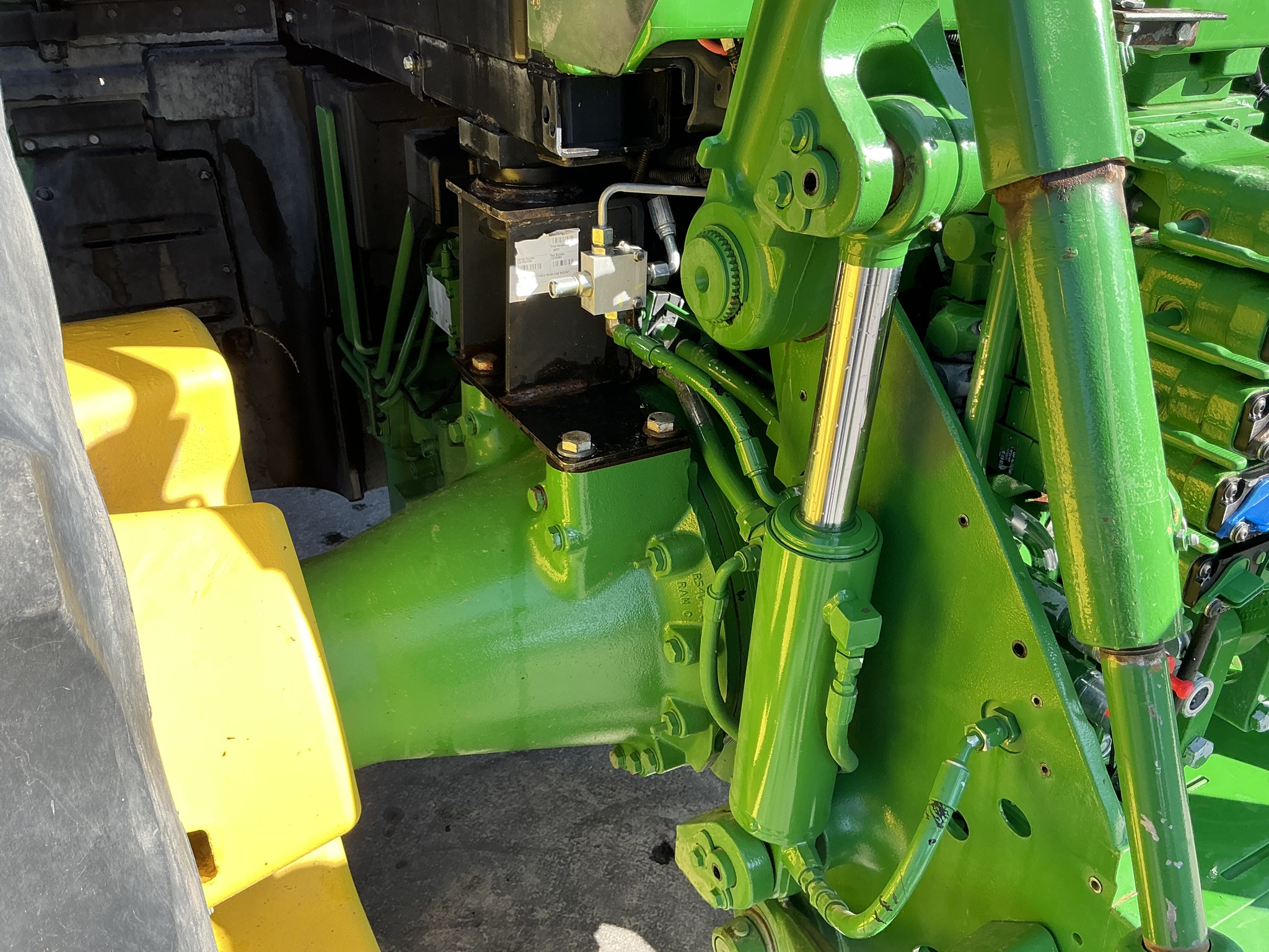 2017 John Deere 8245R Image 18