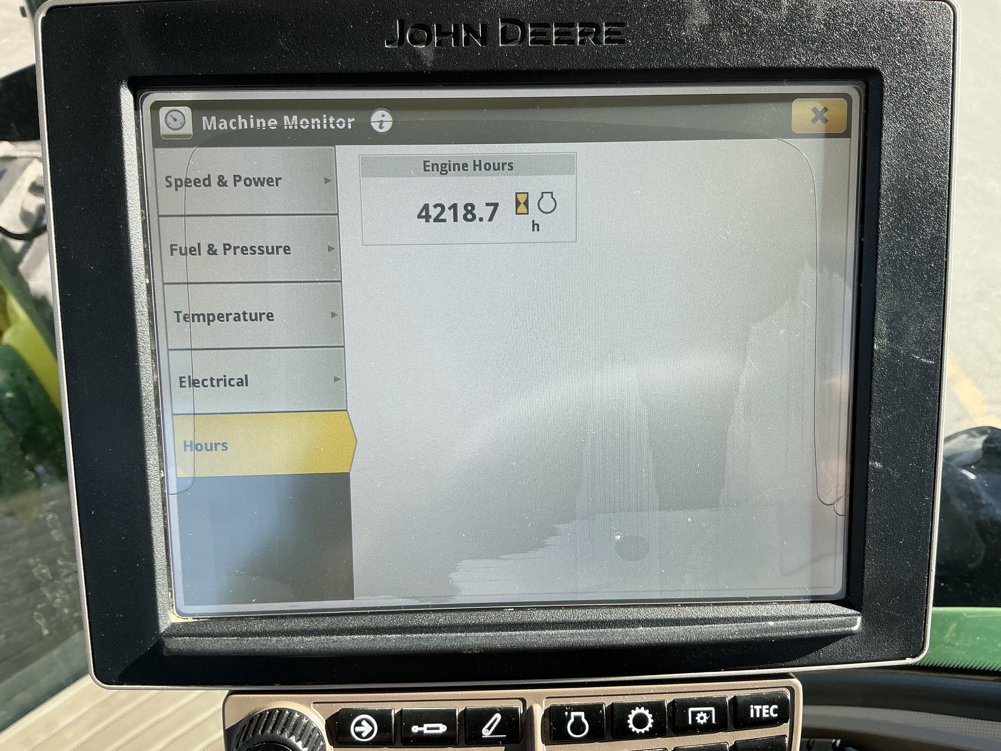 2017 John Deere 8245R Image 24
