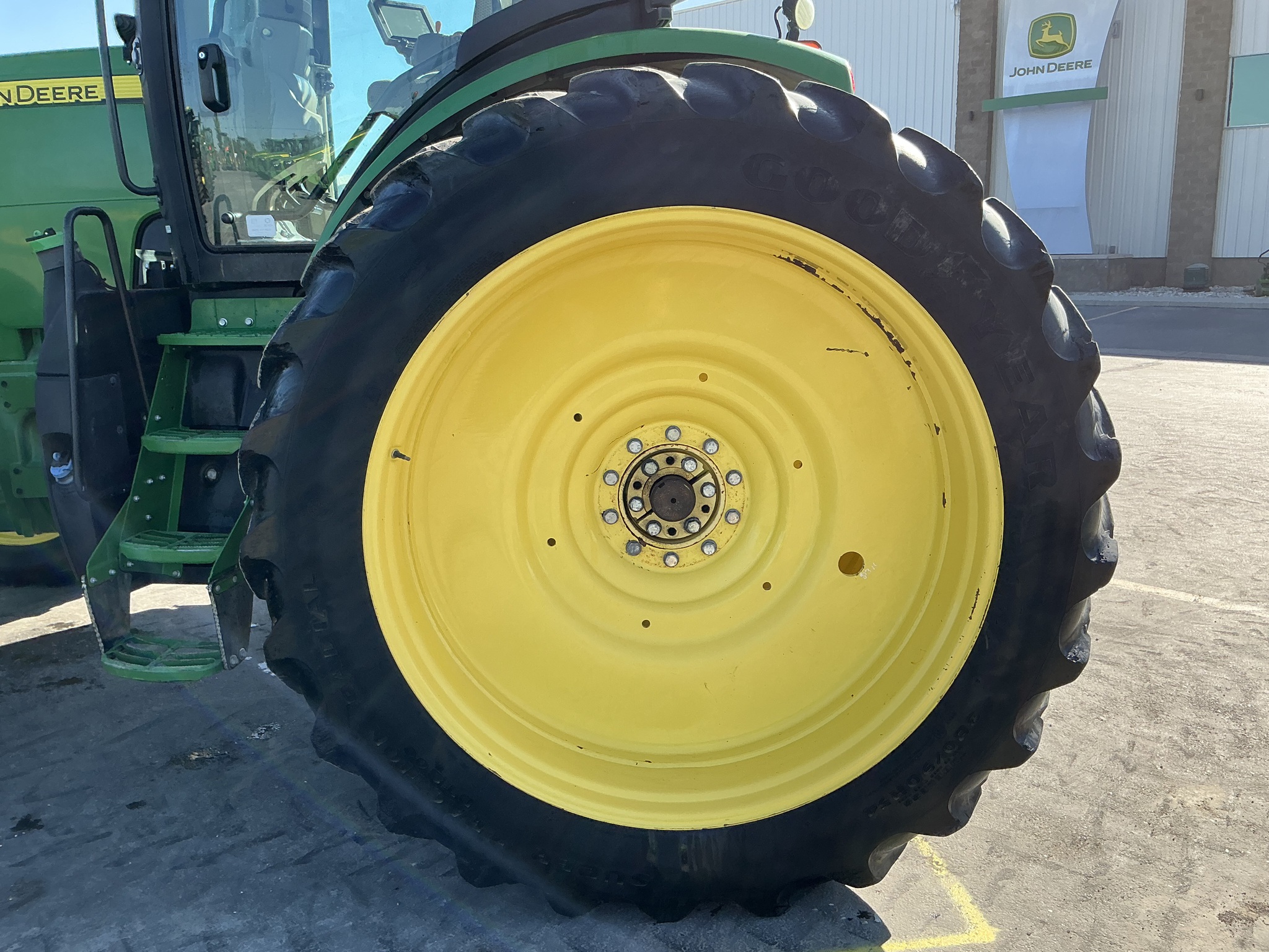 2017 John Deere 8245R Image 16