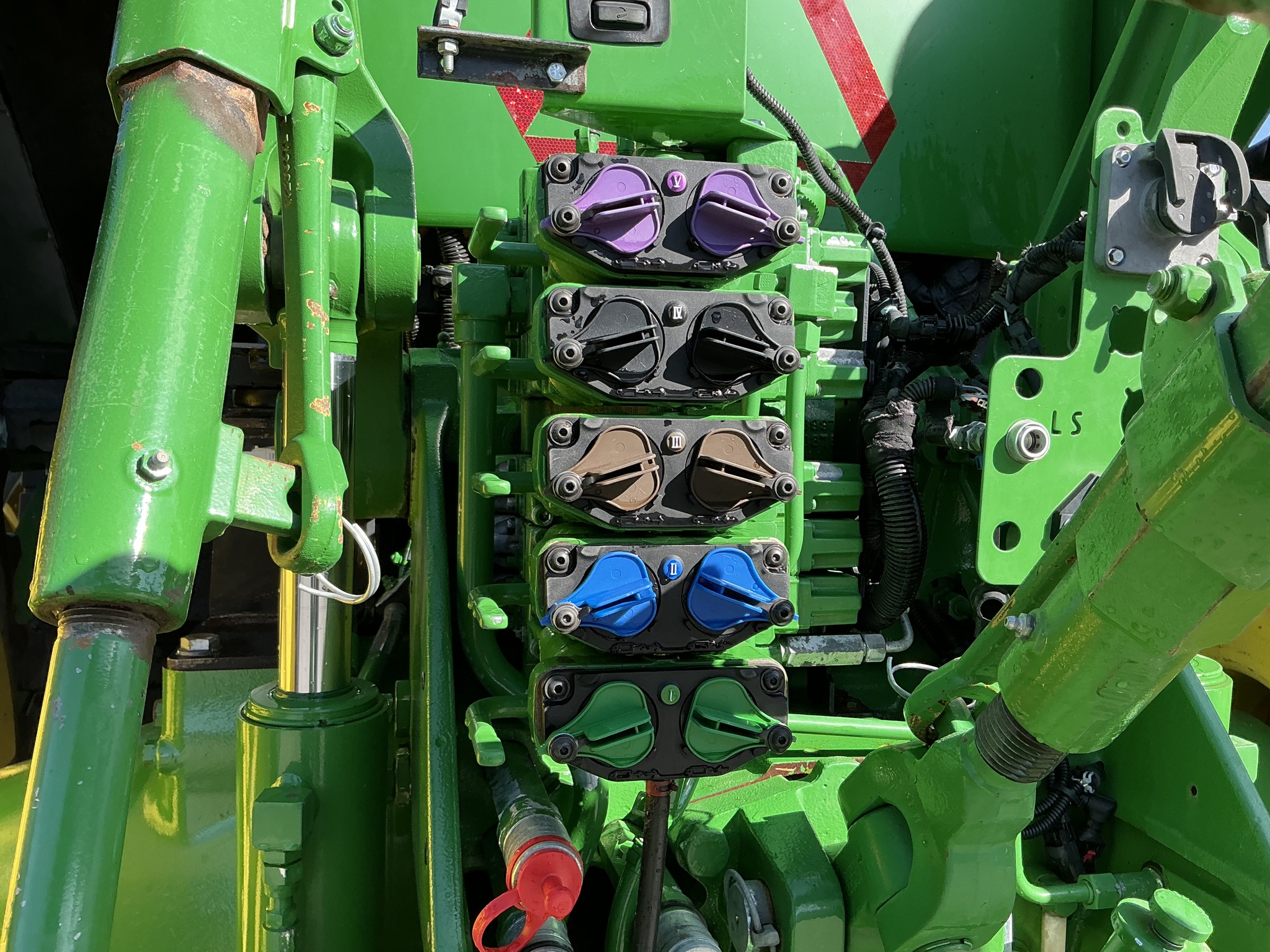 2017 John Deere 8245R Image 19