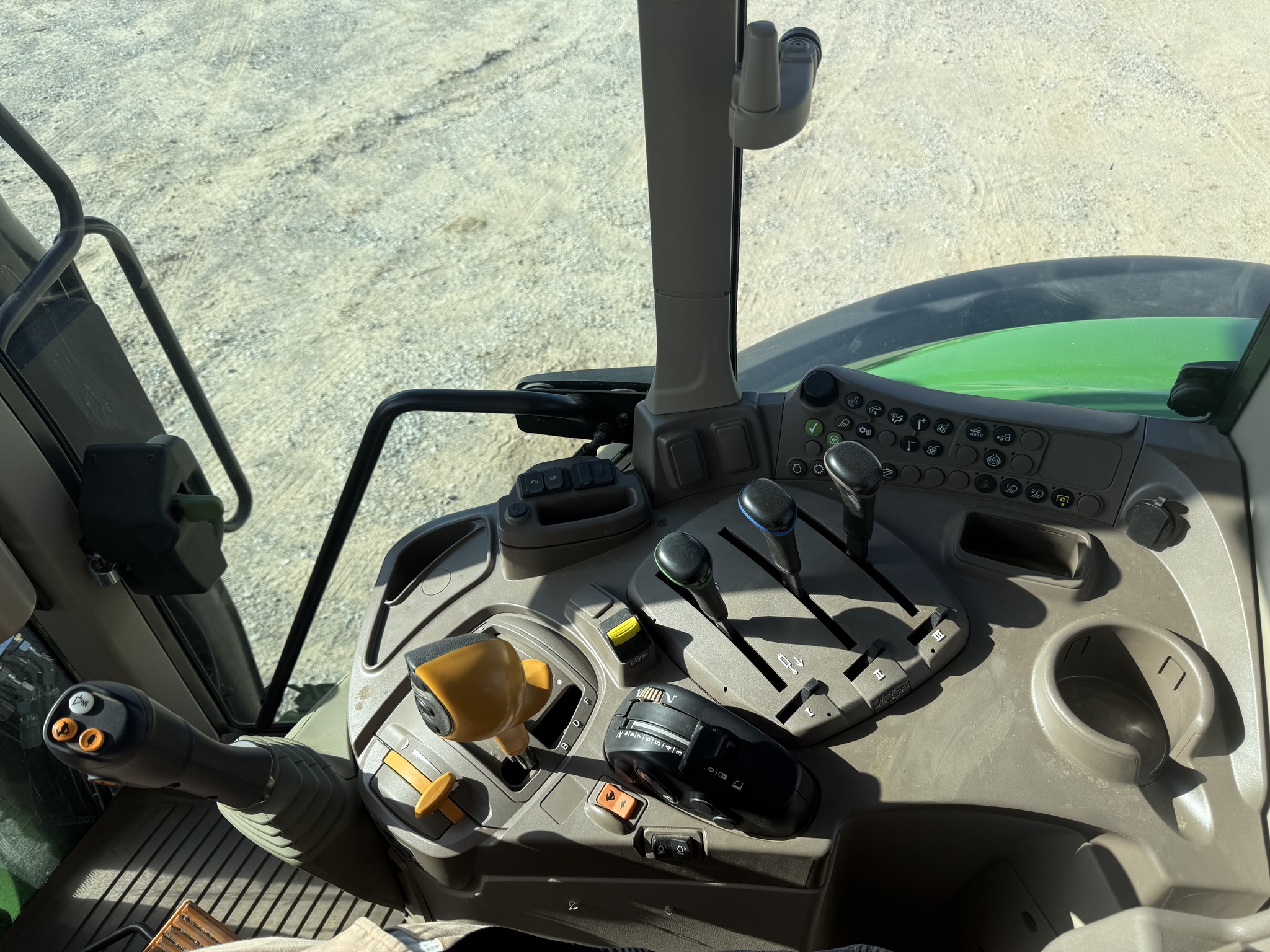 2024 John Deere 6120M Image 24