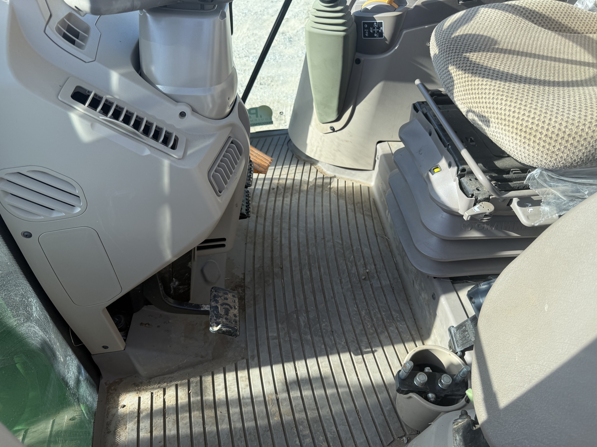 2024 John Deere 6120M Image 20