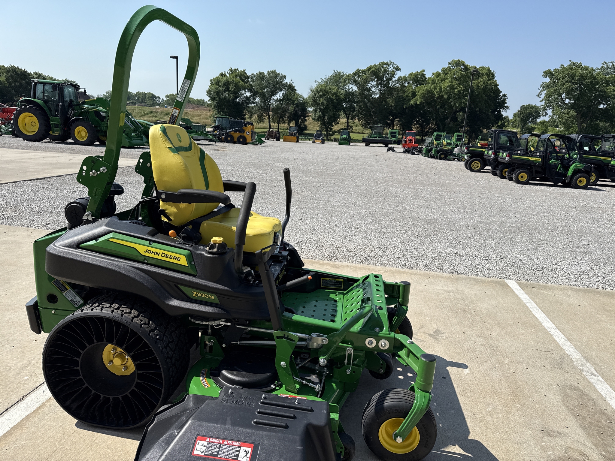 2024 John Deere Z930M Image 11