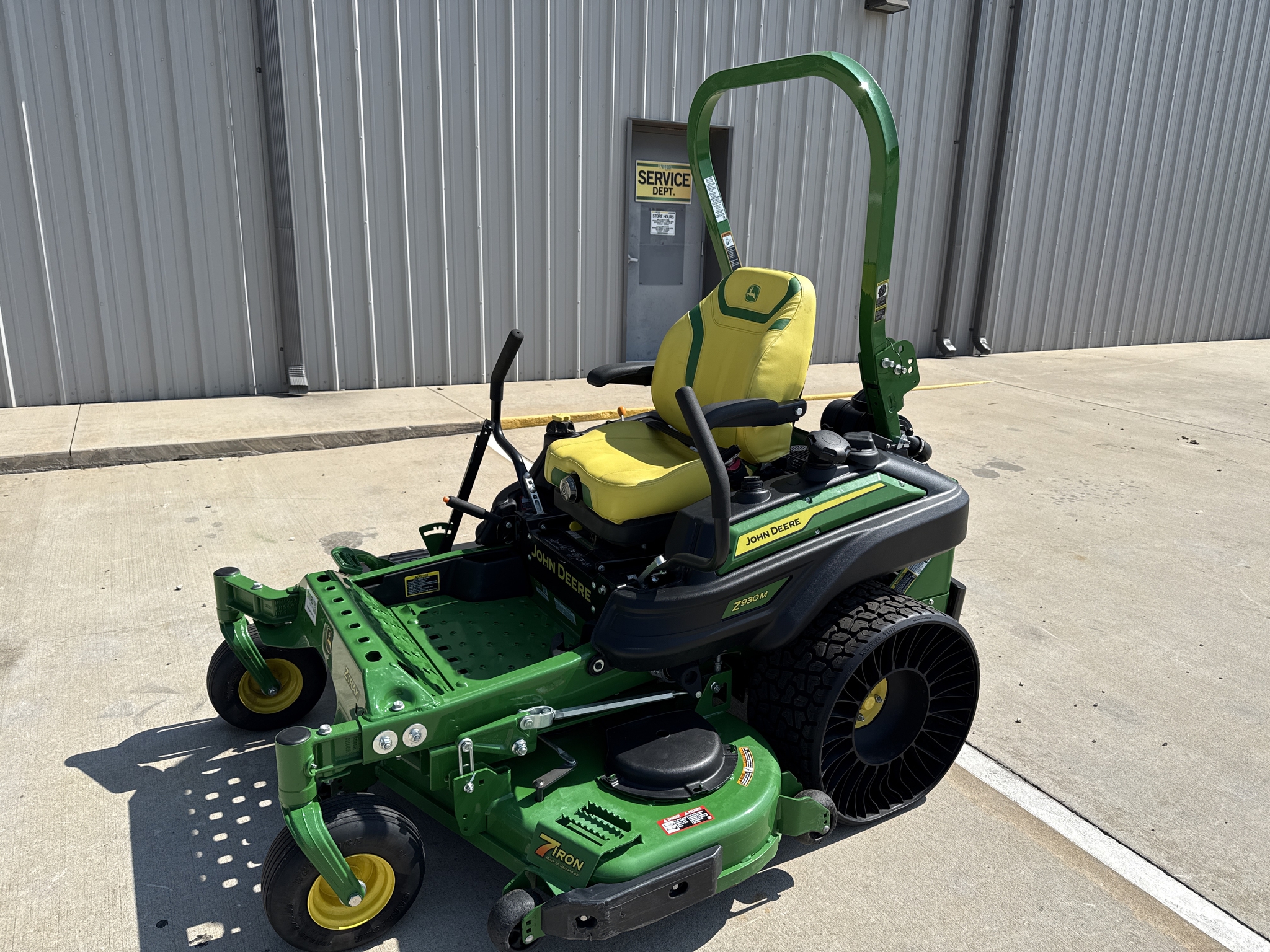 2024 John Deere Z930M Image 4