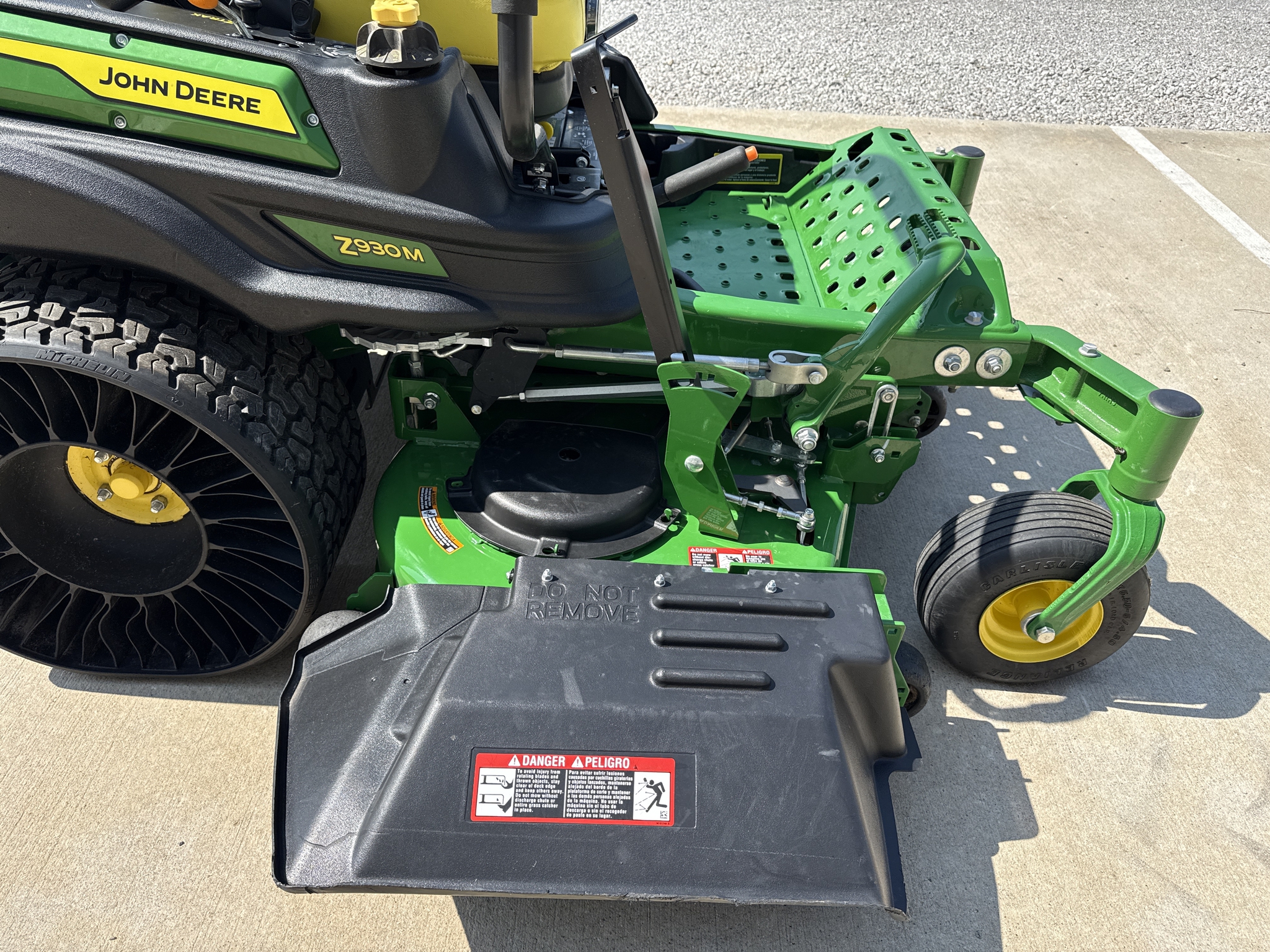 2024 John Deere Z930M Image 20