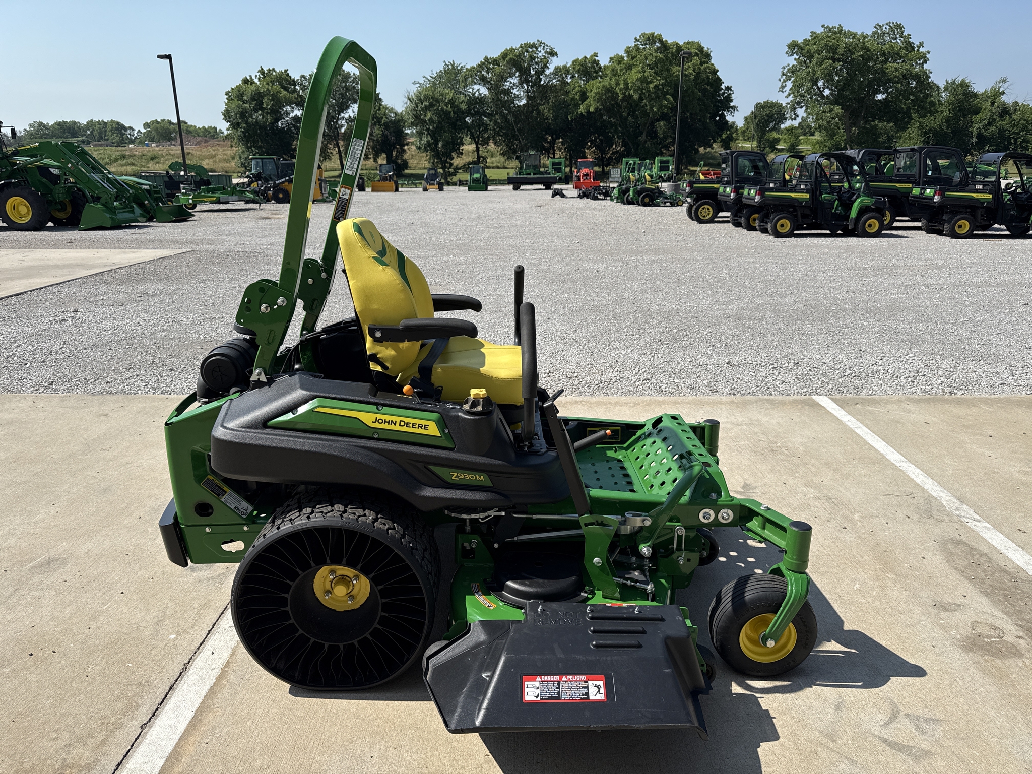 2024 John Deere Z930M Image 10