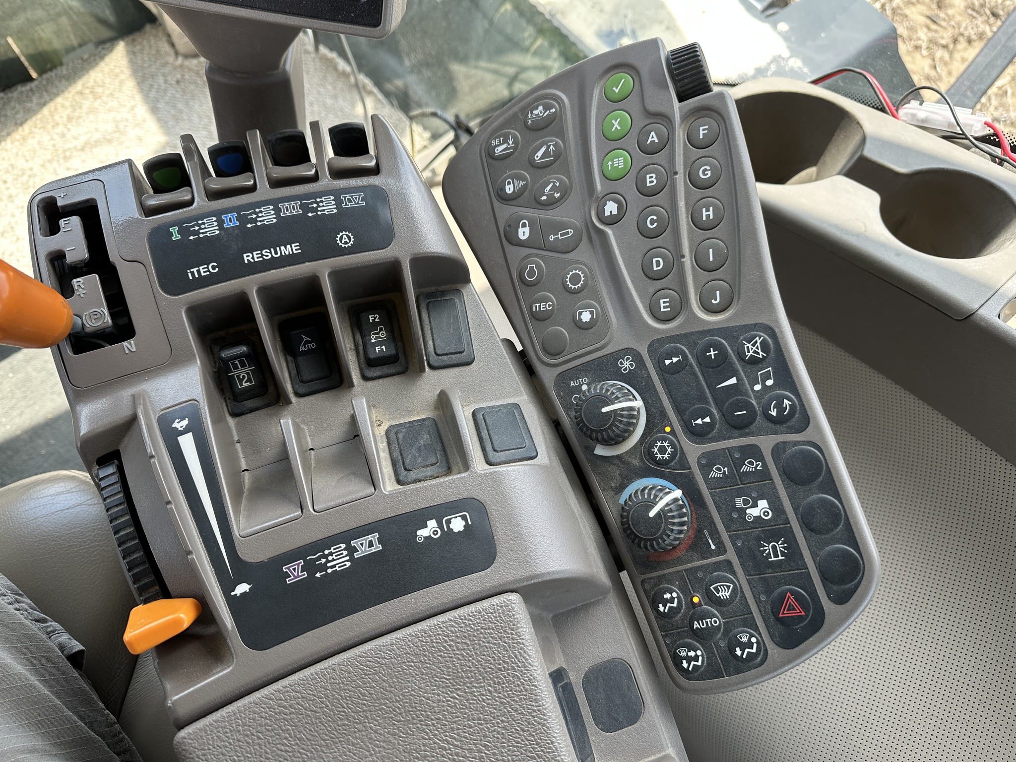 2012 John Deere 9510R Image 8