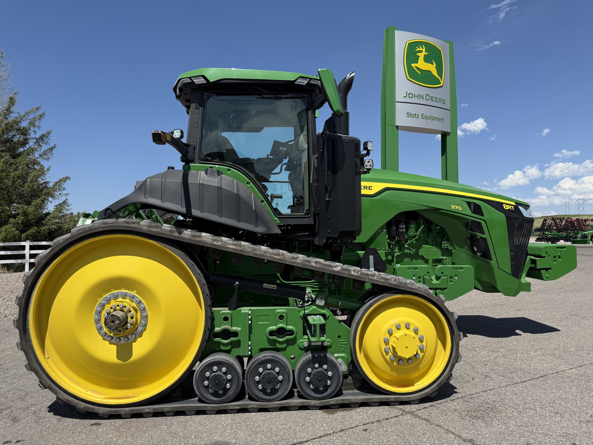 2024 John Deere 8RT 370 Image 6