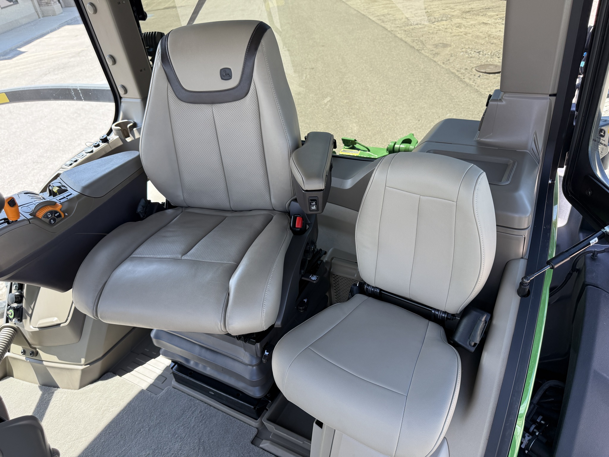 2024 John Deere 8RT 370 Image 12