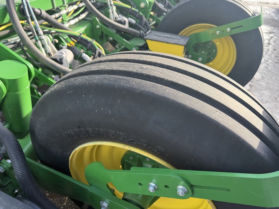 2024 John Deere 1775NT - Photo9