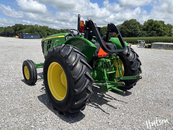 Photo of 2021 John Deere 5065E