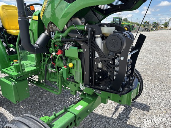 Photo of 2021 John Deere 5065E