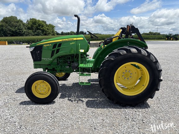 Photo of 2021 John Deere 5065E