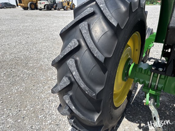 Photo of 2021 John Deere 5065E
